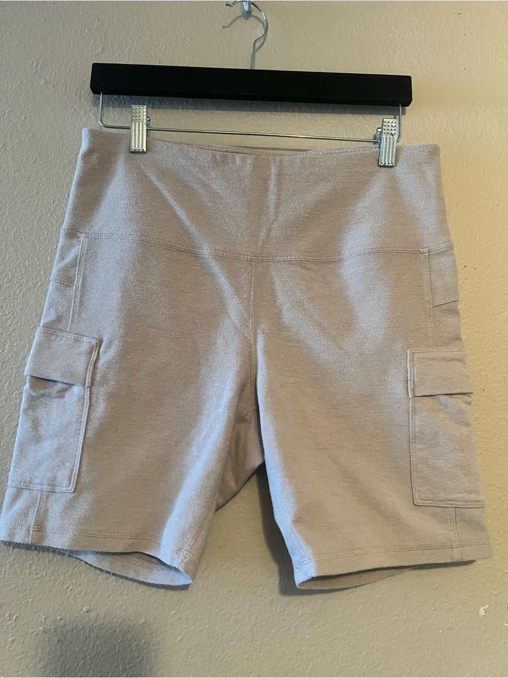 Avalanche Women's Cargo Knit Shorts — Light Beige
